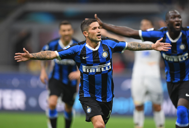 图片报：多特内部认为小贝林踢得过于保守，不过仍然信任他（图片报：多特内部认为小贝林风格偏谨慎，但对他的信任未动摇）