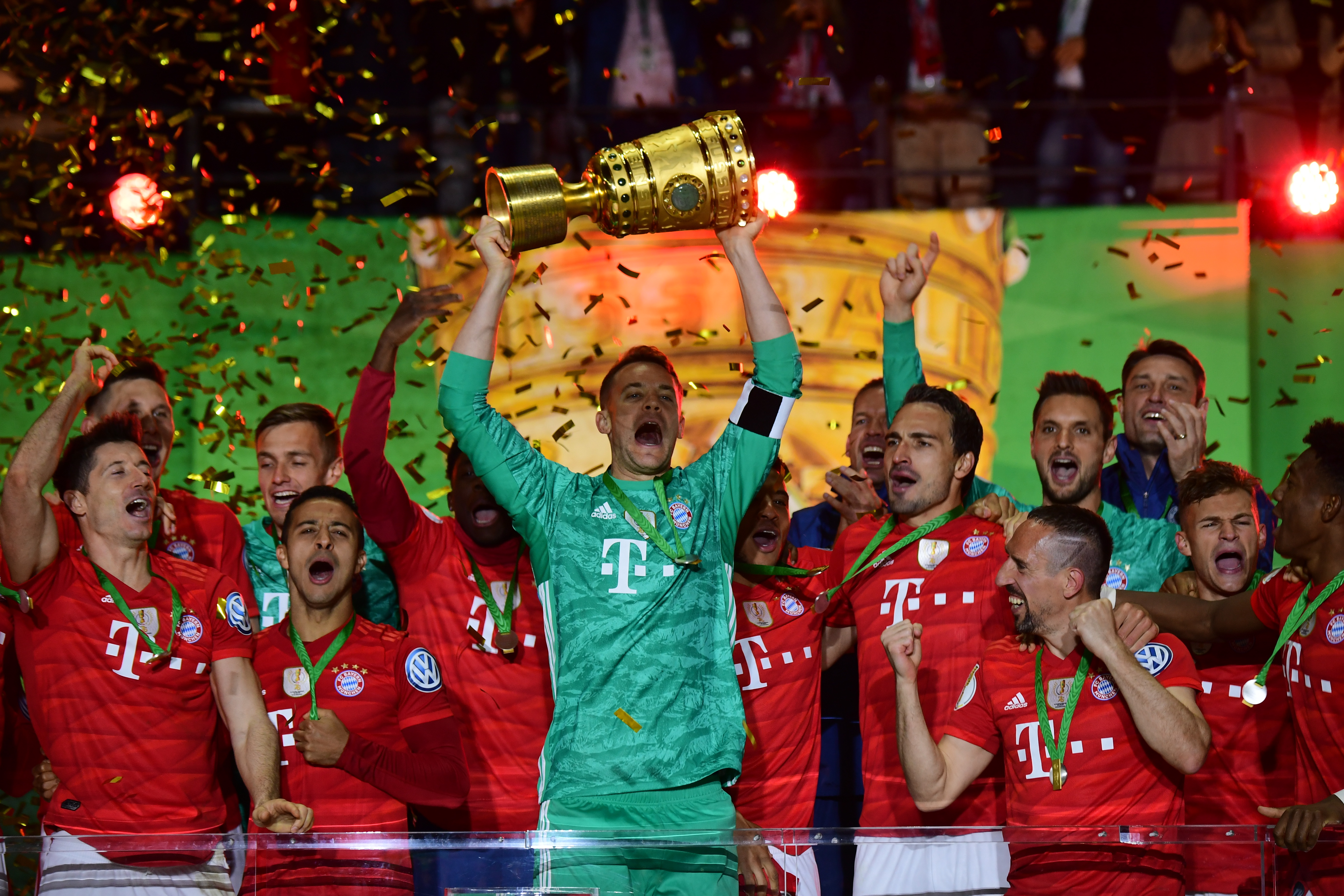 只等官宣，记者：利物浦中场莫顿已完成里昂的体检（利物浦中场莫顿完成里昂体检，官方宣布在即）