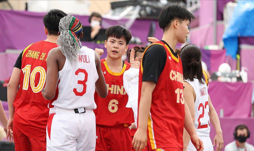 小蜘蛛谈与巴萨的传闻：这并不让我困扰，我尽量不去过多关注（小蜘蛛回应巴萨传闻：不受影响，尽量少关注）