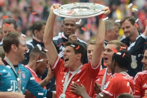 半场战报：科隆0-0圣保利（半场快讯：科隆与圣保利战成0-0）