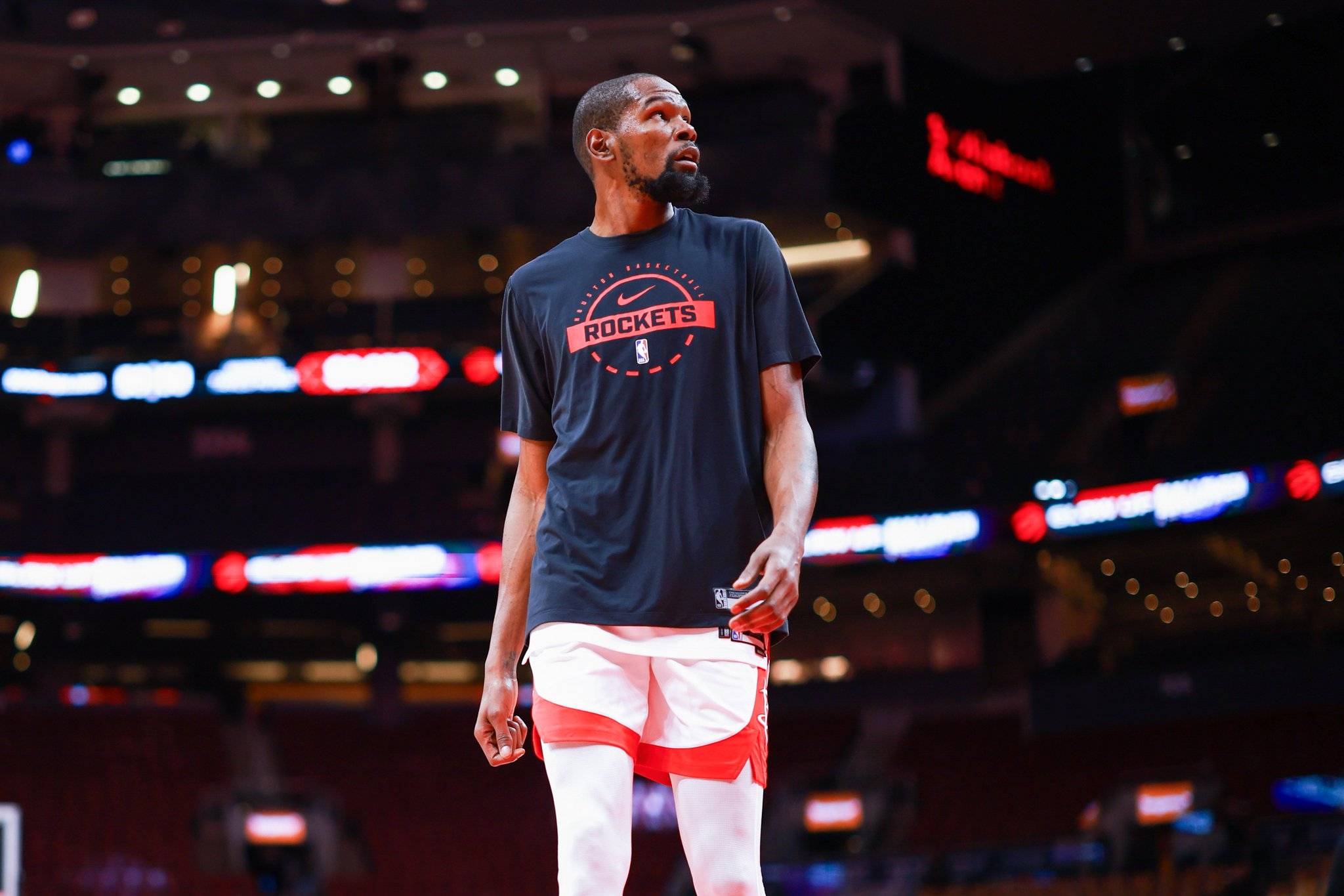 SGA：我喜欢和狄龙对位，无论你愿不愿意，你都得和他拼（SGA：我享受与狄龙交手，不管愿不愿意都得硬刚）