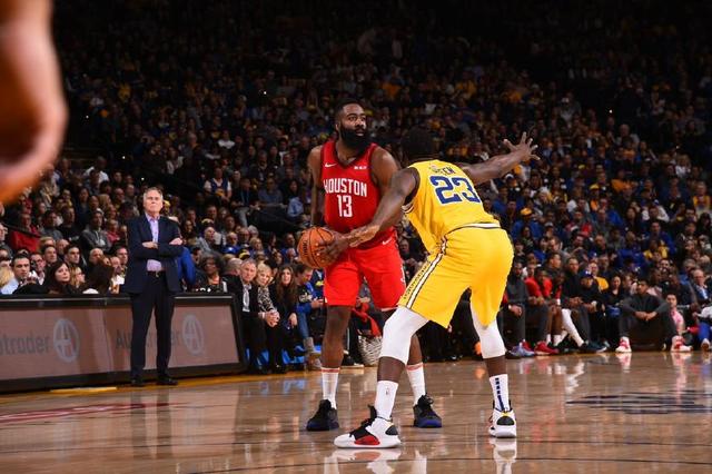 英超战报：巴恩斯双响，迪亚斯破门难救主，纽卡2-1曼城（英超快讯：巴恩斯梅开二度，迪亚斯建功难改败局，纽卡2-1力克曼城）