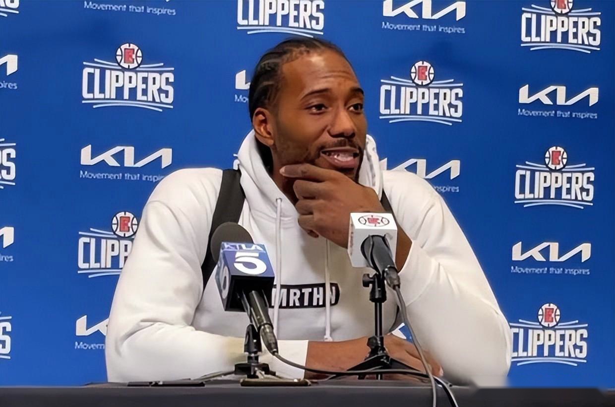 记者：巴萨应将内马尔天价转会费进行长线投资，但被瞬间挥霍（记者：巴萨本可将内马尔天价转会收入用于长期布局，却被迅速花光）